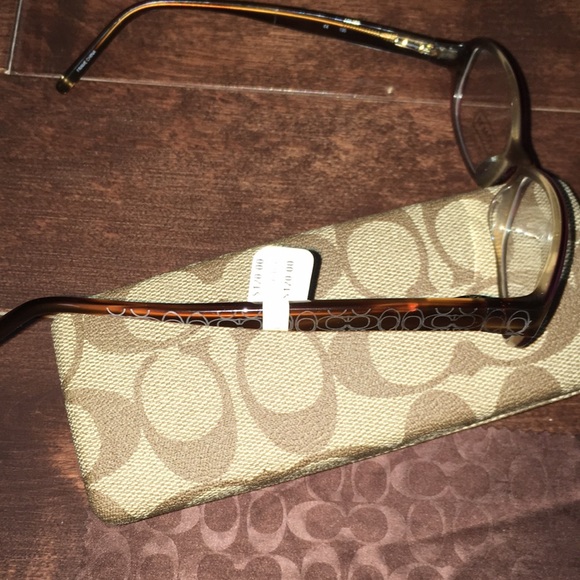 Coach - Picture 2 of 6